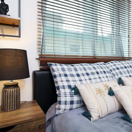 St George Thames Apartment London Bagian luar foto