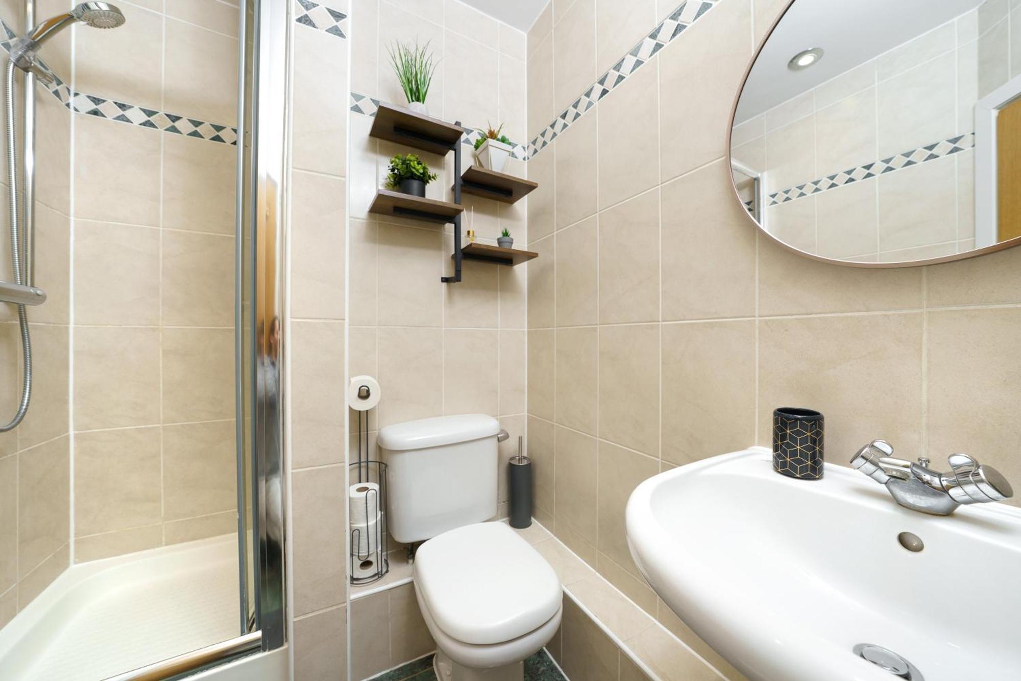 St George Thames Apartment London Bagian luar foto